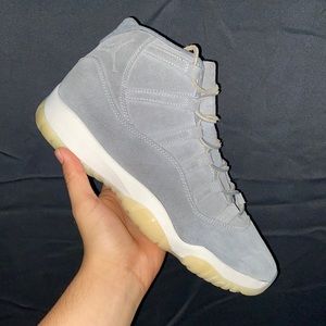 Jordan 11 platinum